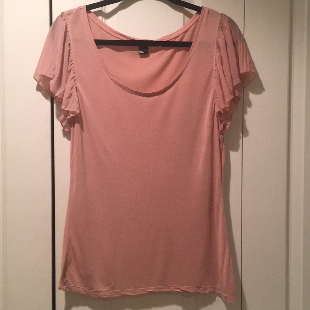 Cute top with nice flowy sleeves.